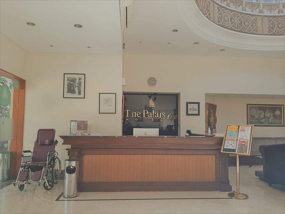 The Palais Hotel Dago Bandung Buitenkant foto