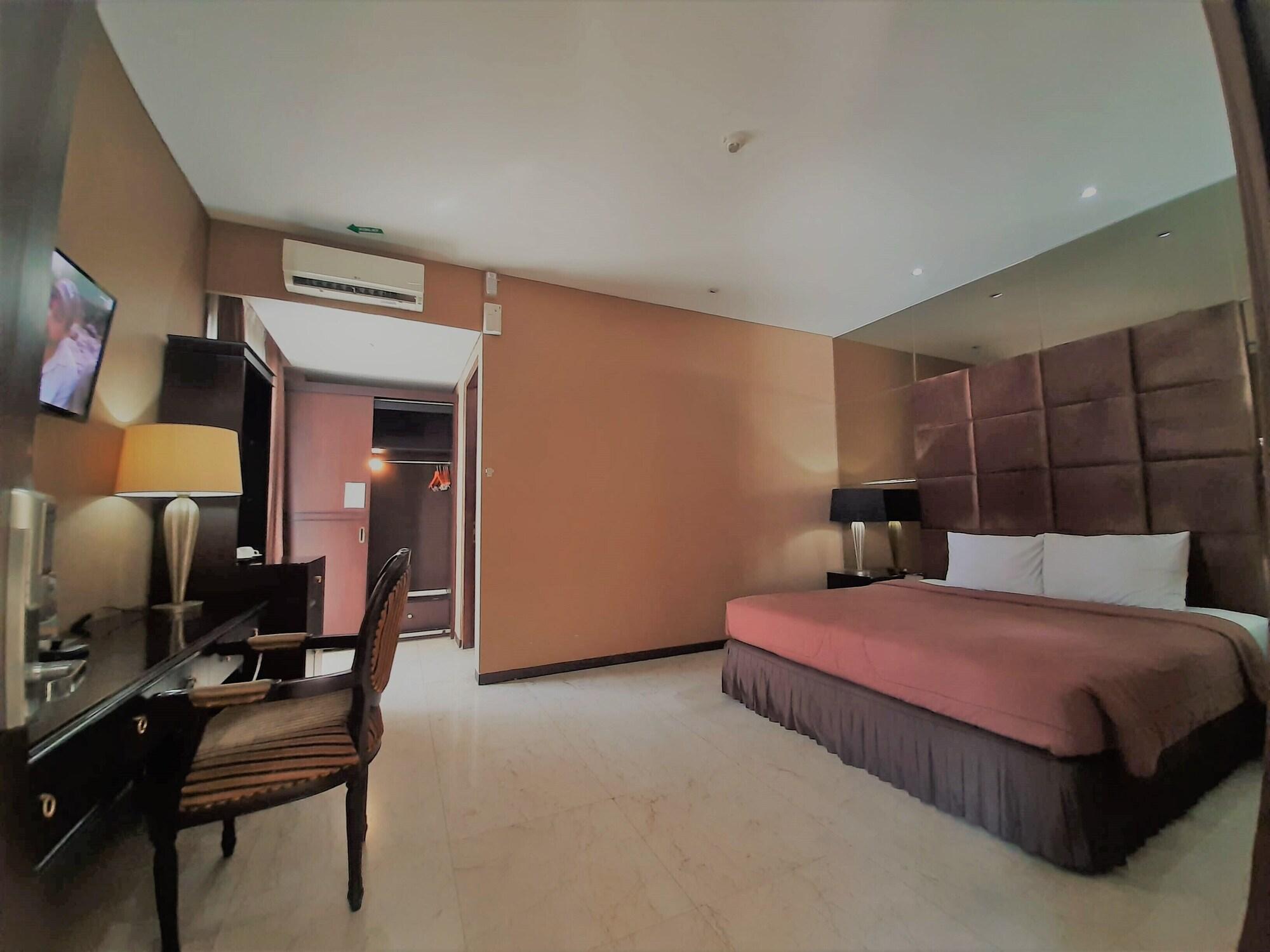 The Palais Hotel Dago Bandung Buitenkant foto