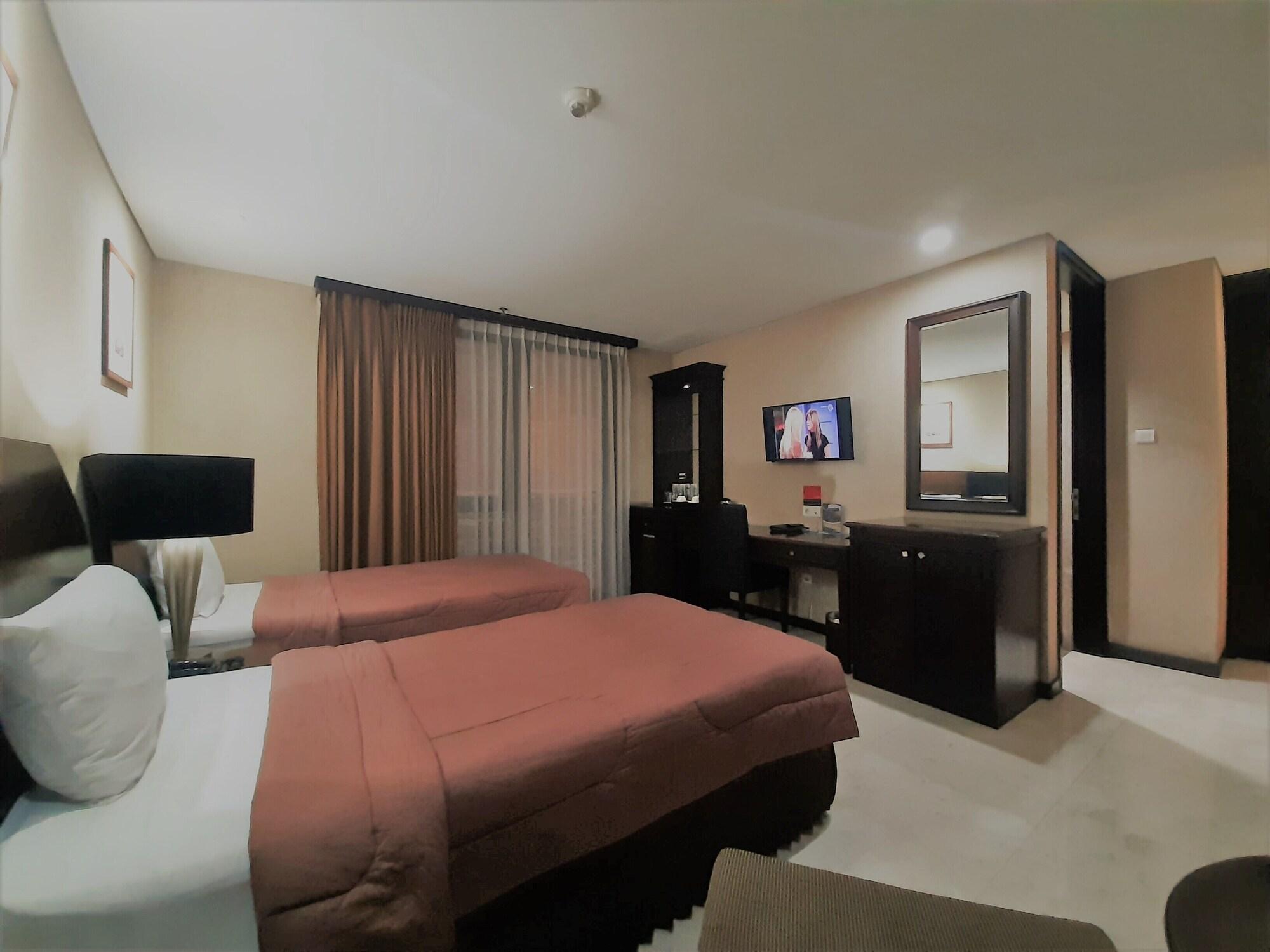 The Palais Hotel Dago Bandung Buitenkant foto