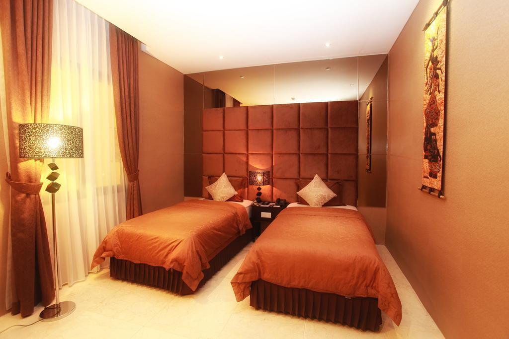 The Palais Hotel Dago Bandung Buitenkant foto