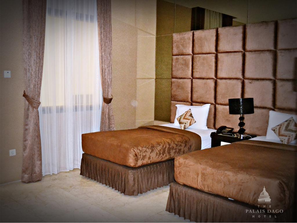 The Palais Hotel Dago Bandung Buitenkant foto