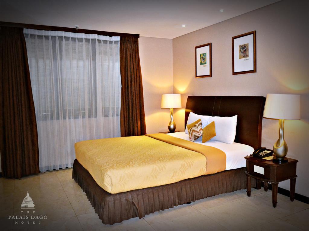 The Palais Hotel Dago Bandung Buitenkant foto
