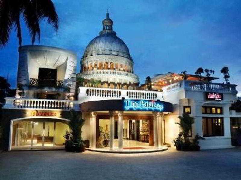 The Palais Hotel Dago Bandung Buitenkant foto