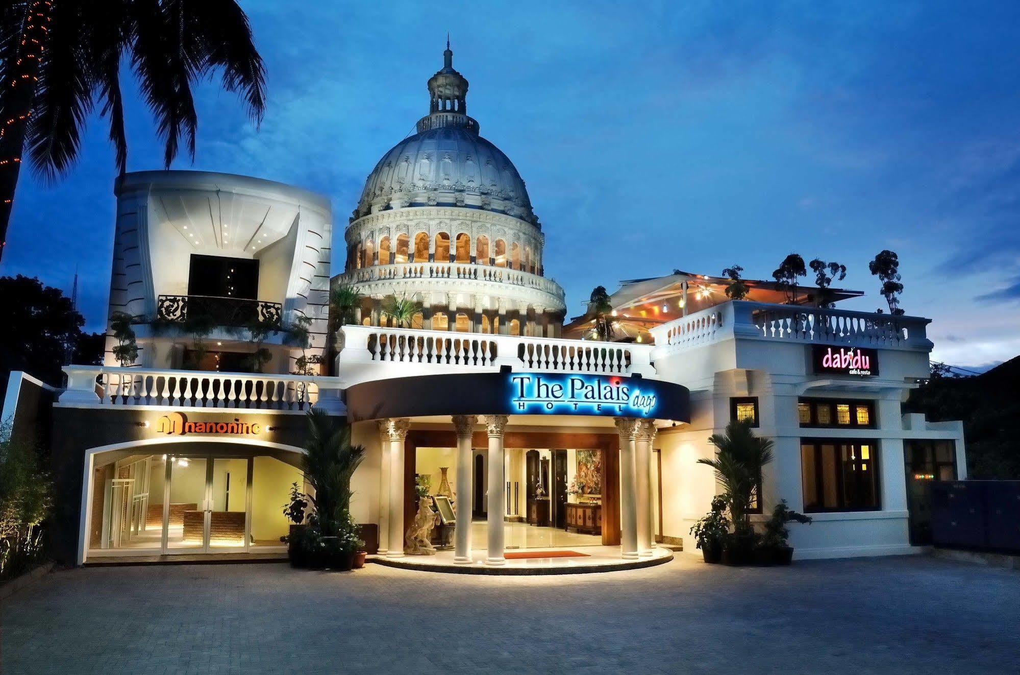 The Palais Hotel Dago Bandung Buitenkant foto